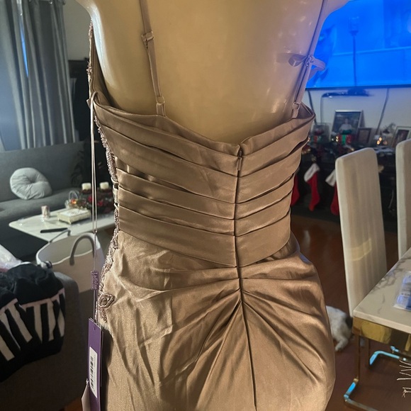 Elegant Embellished Evening Gown - Picture 3 of 16